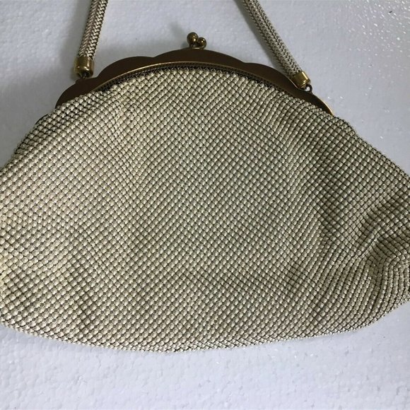 Vintage Whiting & Davis Mesh kiss lock purse - Picture 3 of 8